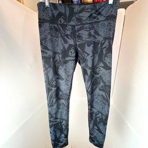 Betsey Johnson Performance Leggings Novelty‎ Industrial City Print Sz M
